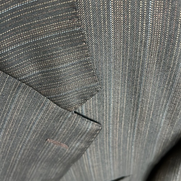 Corneliani men’s suit Italian made perfect condition. Black pin stripe - Picture 11 of 16